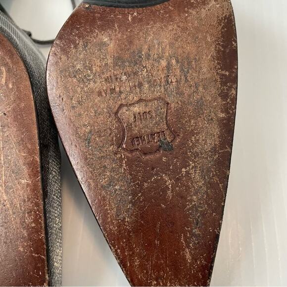 Stuart Weitzman t-strap pointy toe pumps heels silver embellished strap size 6.5 - Picture 8 of 10